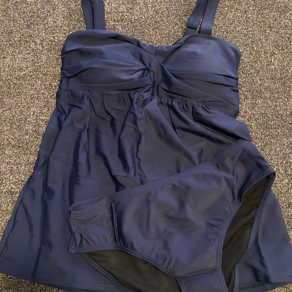 Navy tankini